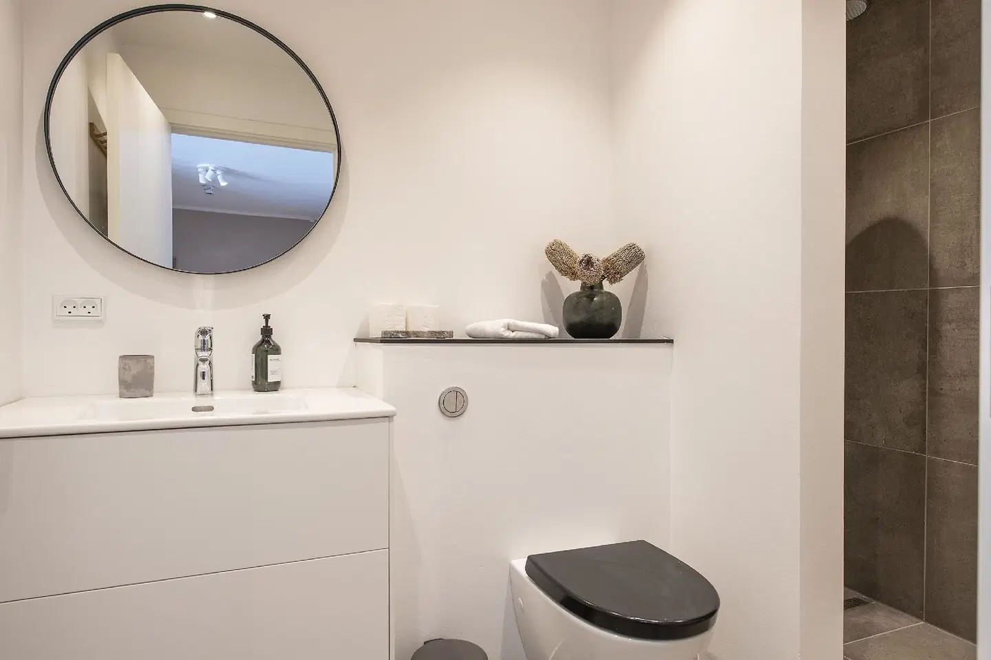 The Lakes apartments by Daniel&Jacob's Badezimmer