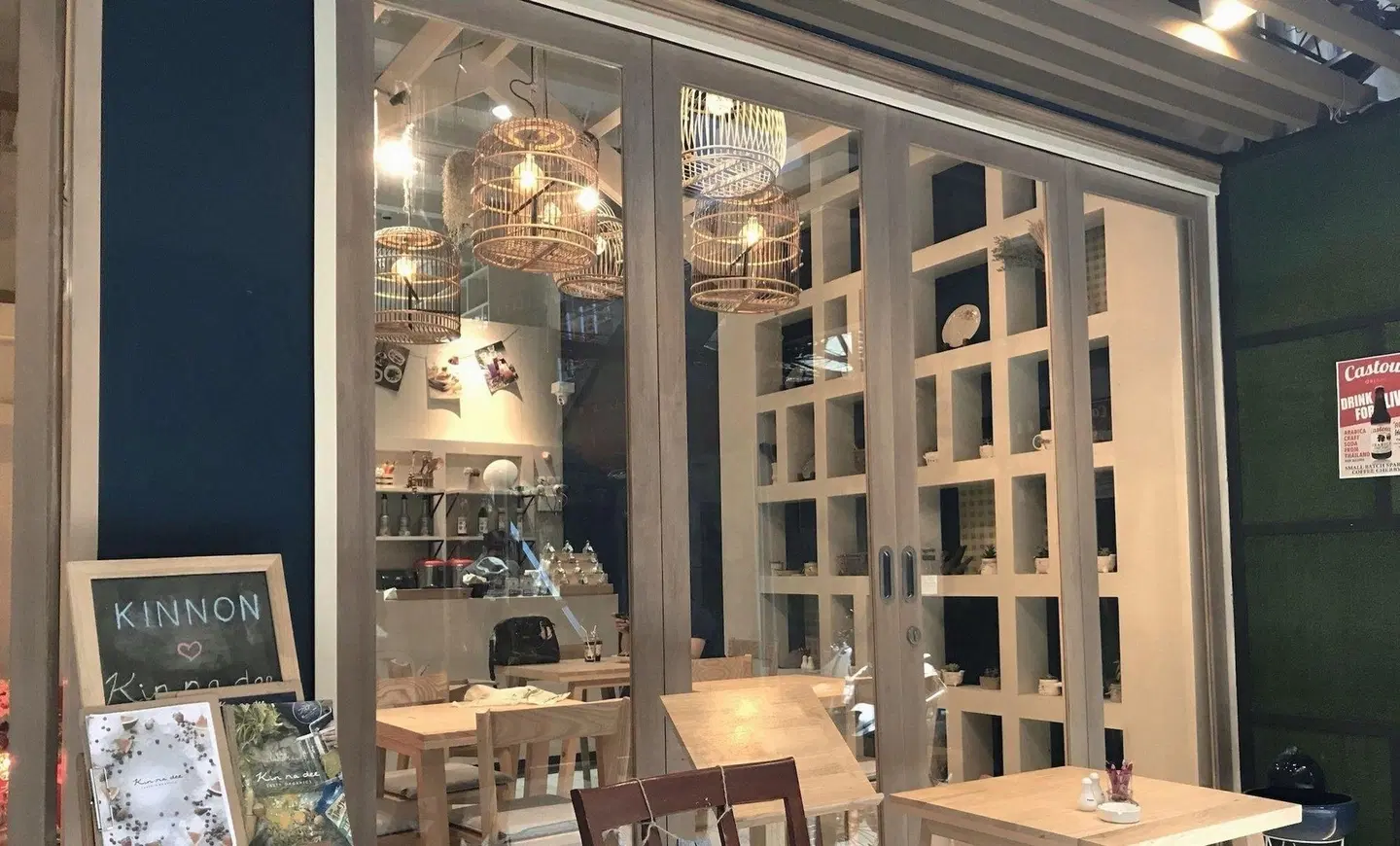 Kinnon Deluxe Hostel Coworking Cafe Restaurant