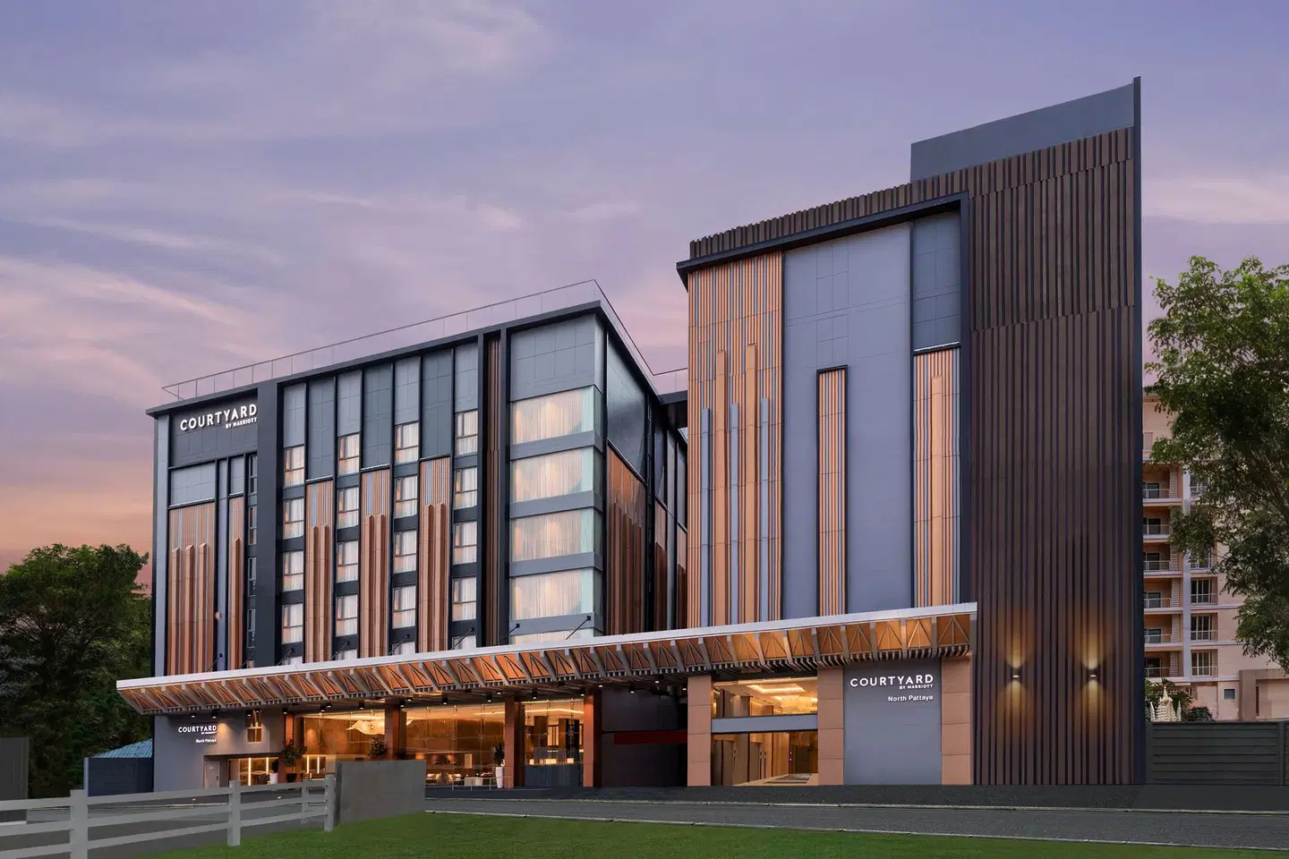 Courtyard by Marriott North Pattaya EXTERIOR
