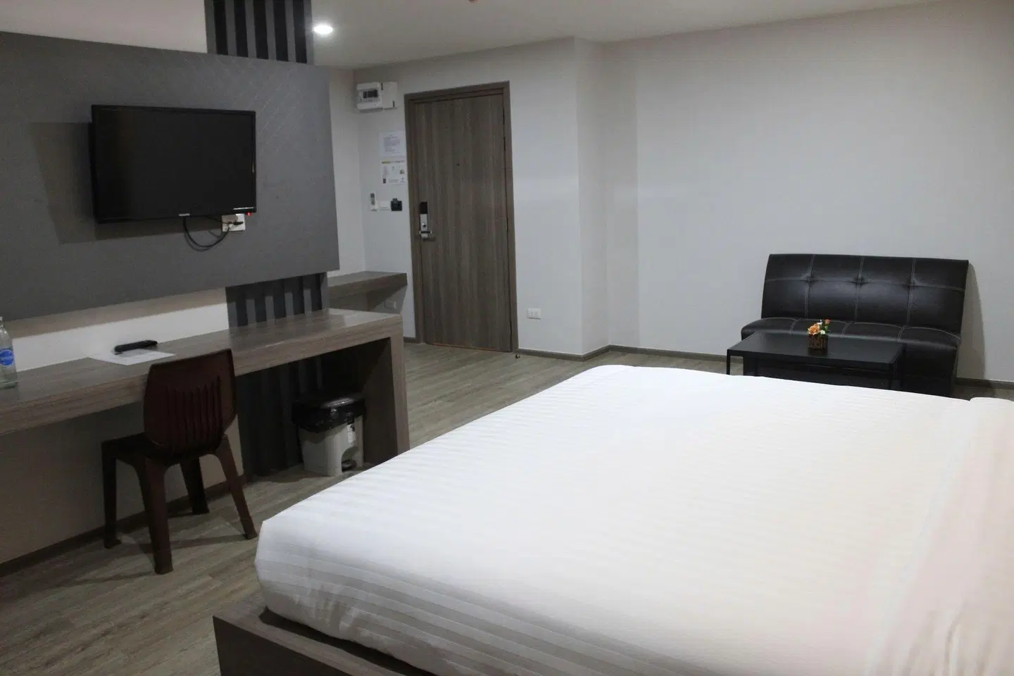 Double D Hotel ROOM_EXAMPLE