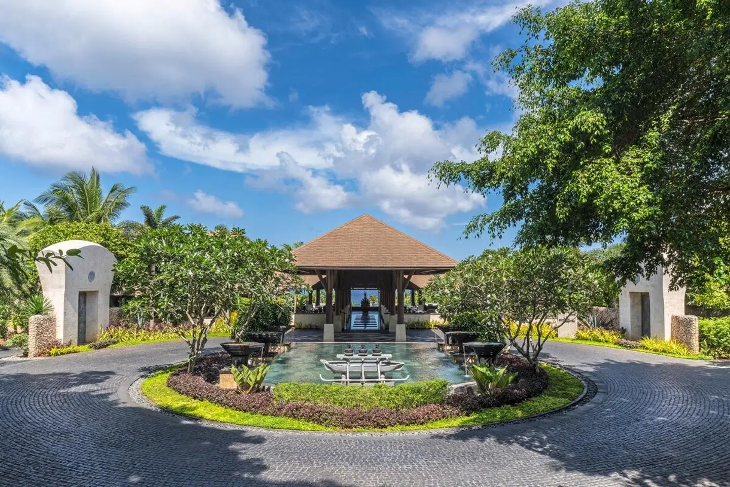 Shangri-La's Boracay Resort & Spa EXTERIOR