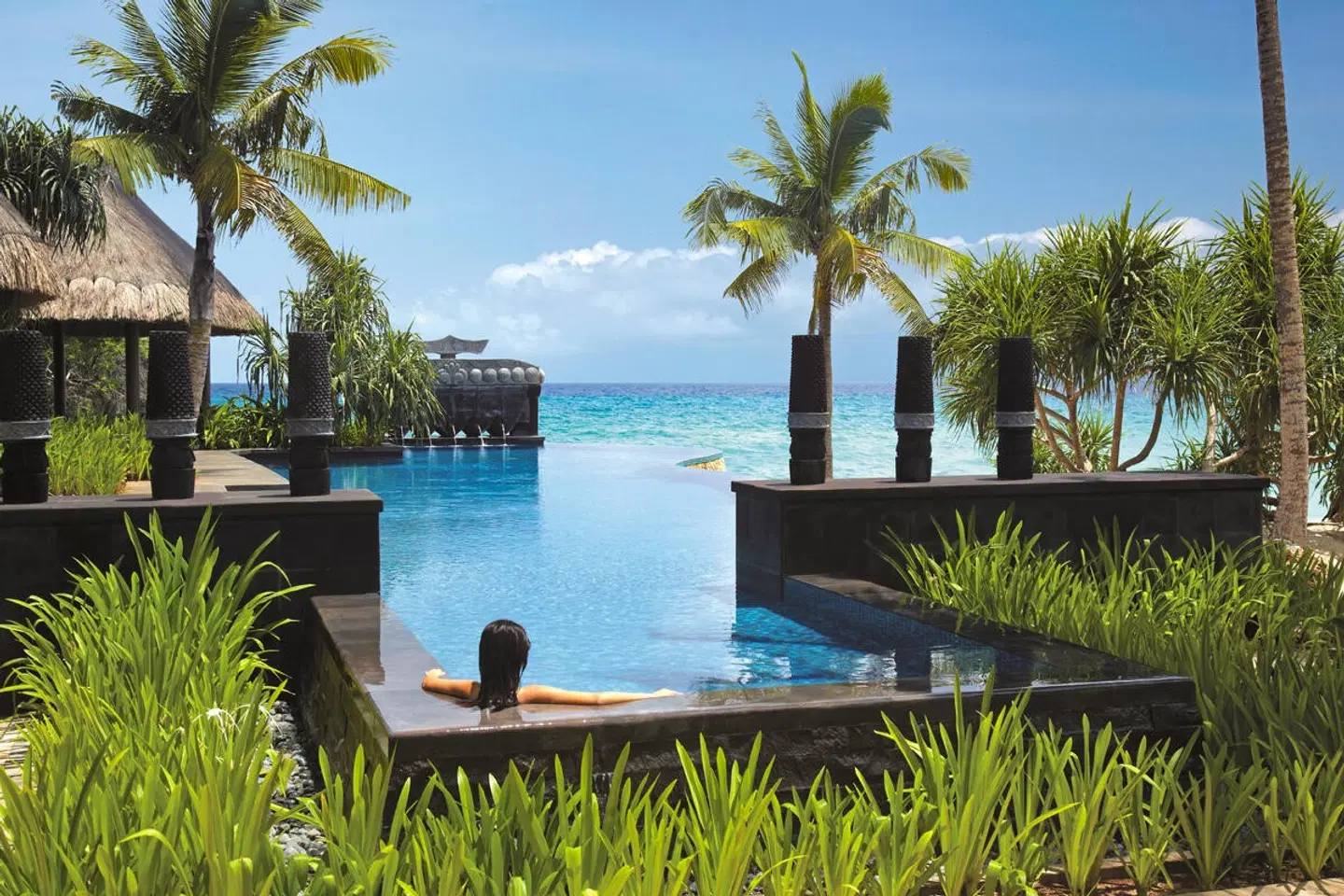 Shangri-La's Boracay Resort & Spa OUTDOOR_POOL