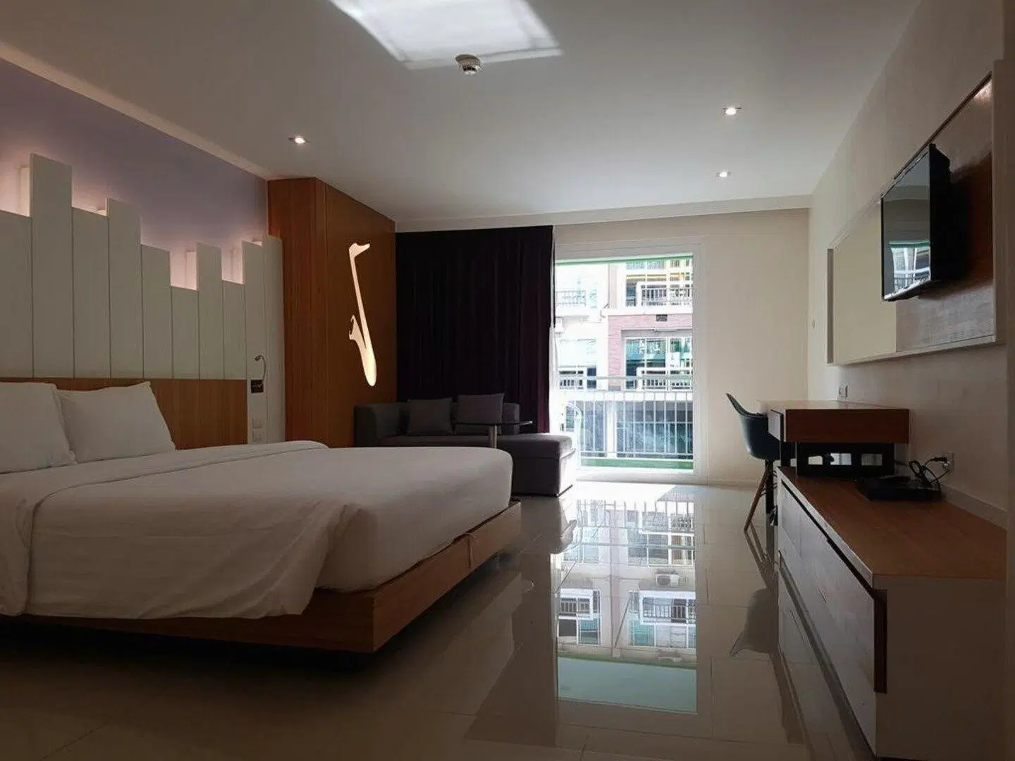 The Whisper Hotel ROOM_EXAMPLE
