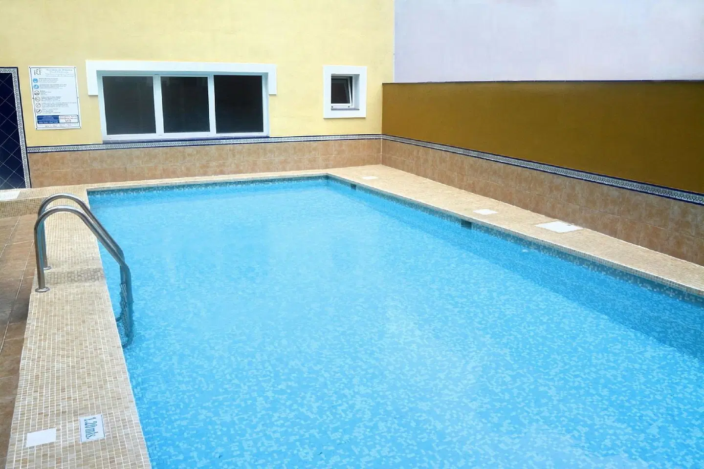 Apartamentos RF Bambi OUTDOOR_POOL