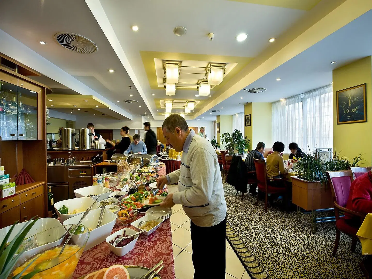 Ramada Prague City Centre Bar