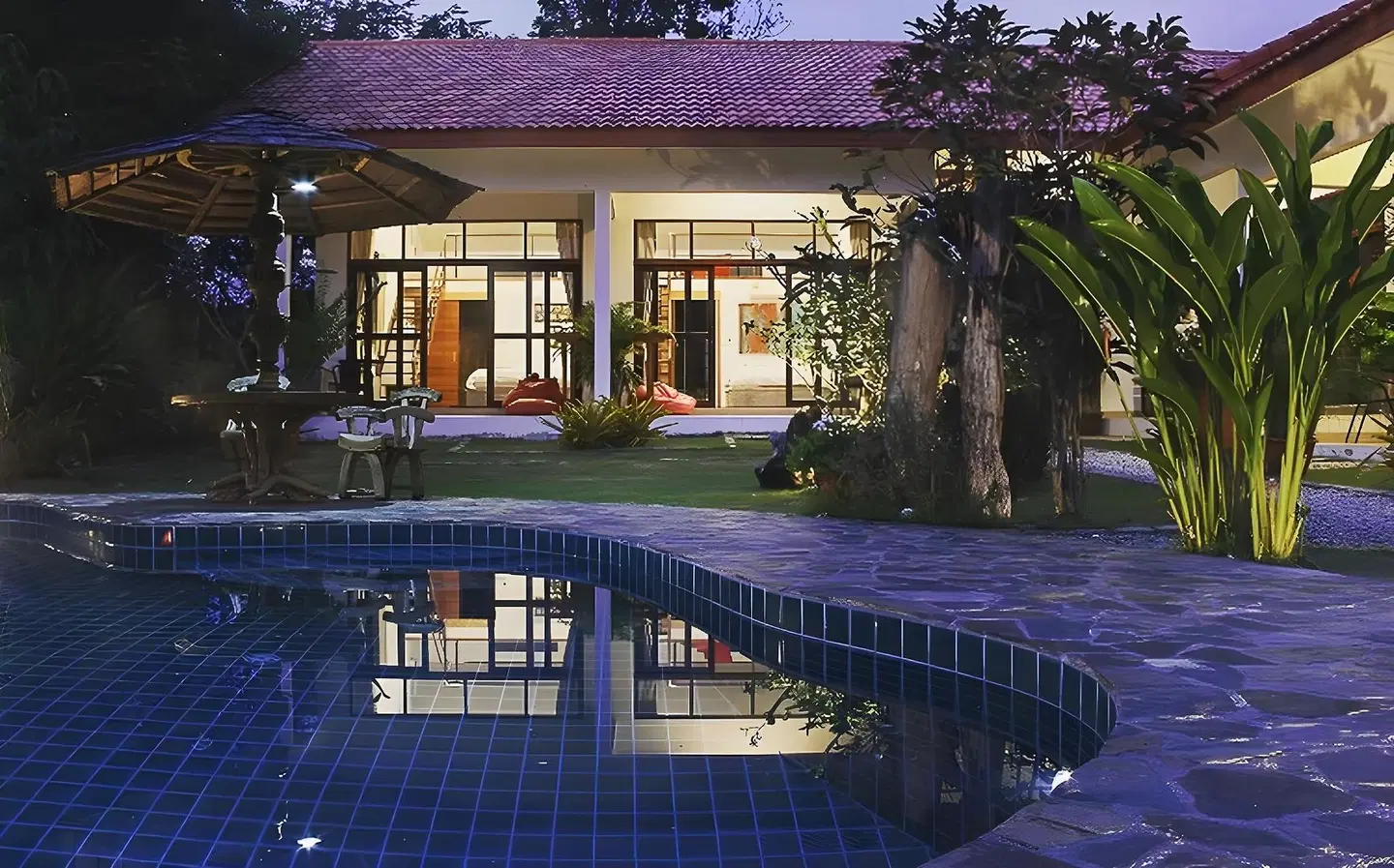 Tree Roots Retreat EXTERIOR