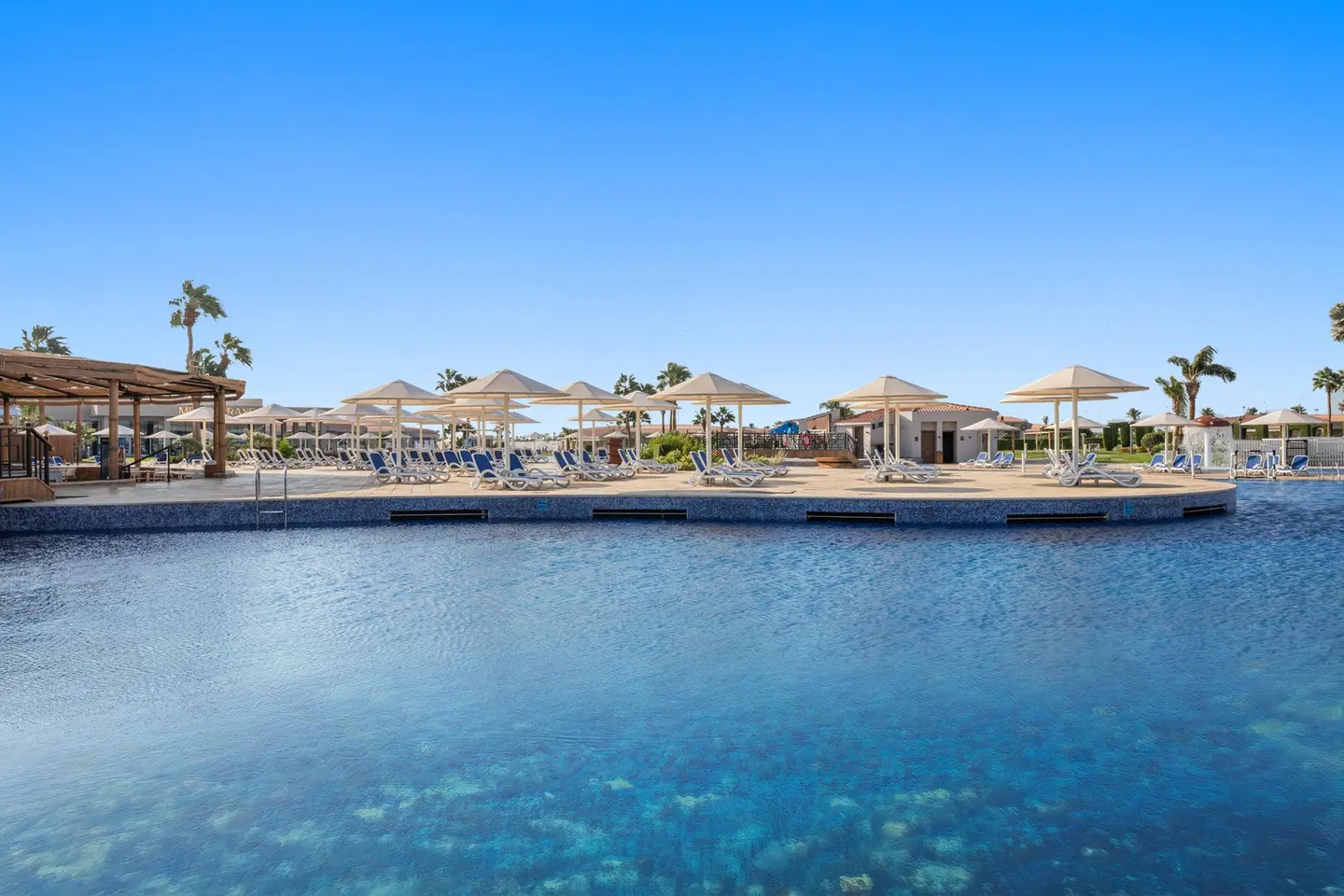 Pickalbatros Luxury Suites OUTDOOR_POOL