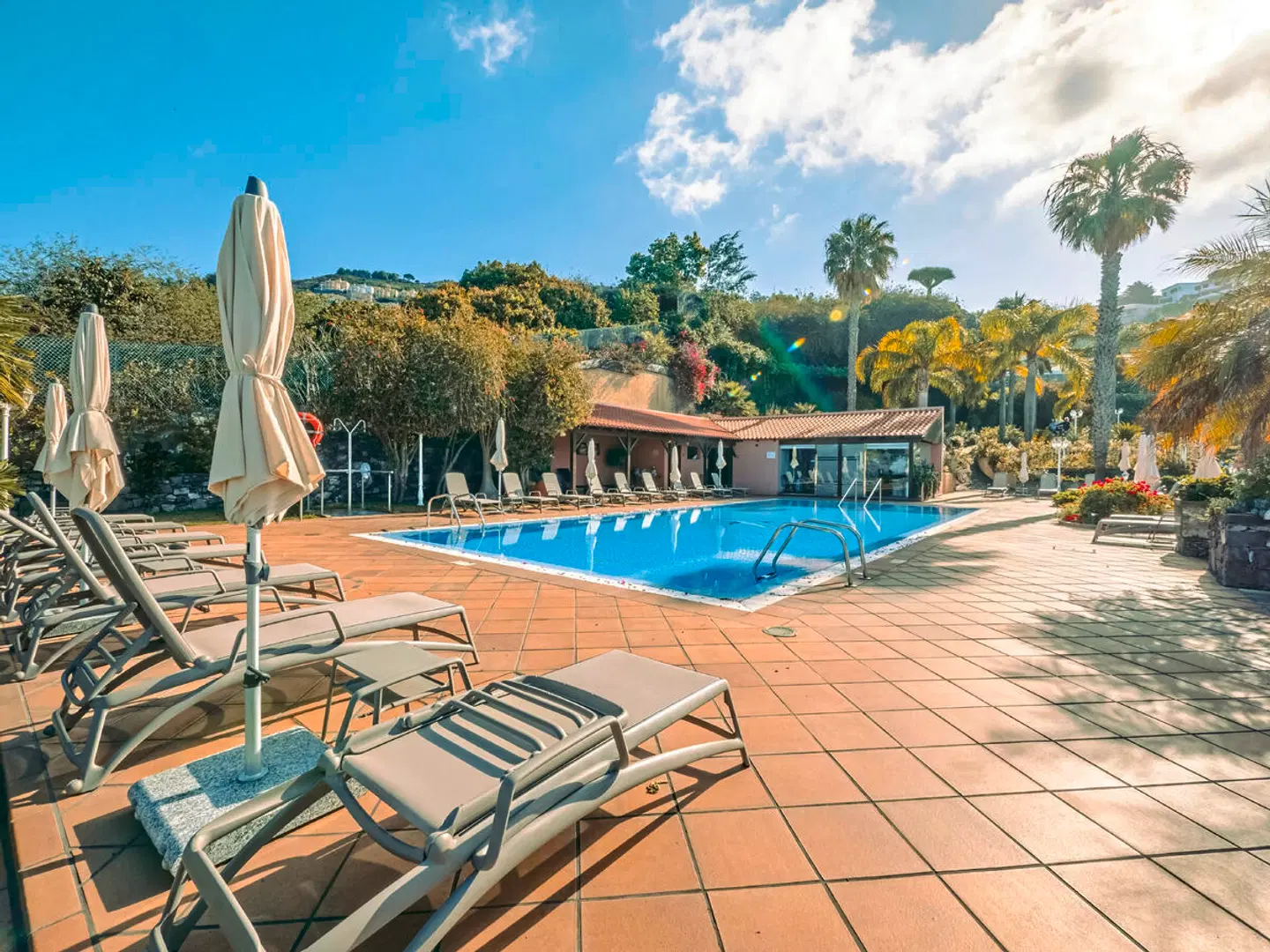 Ocean Gardens OUTDOOR_POOL