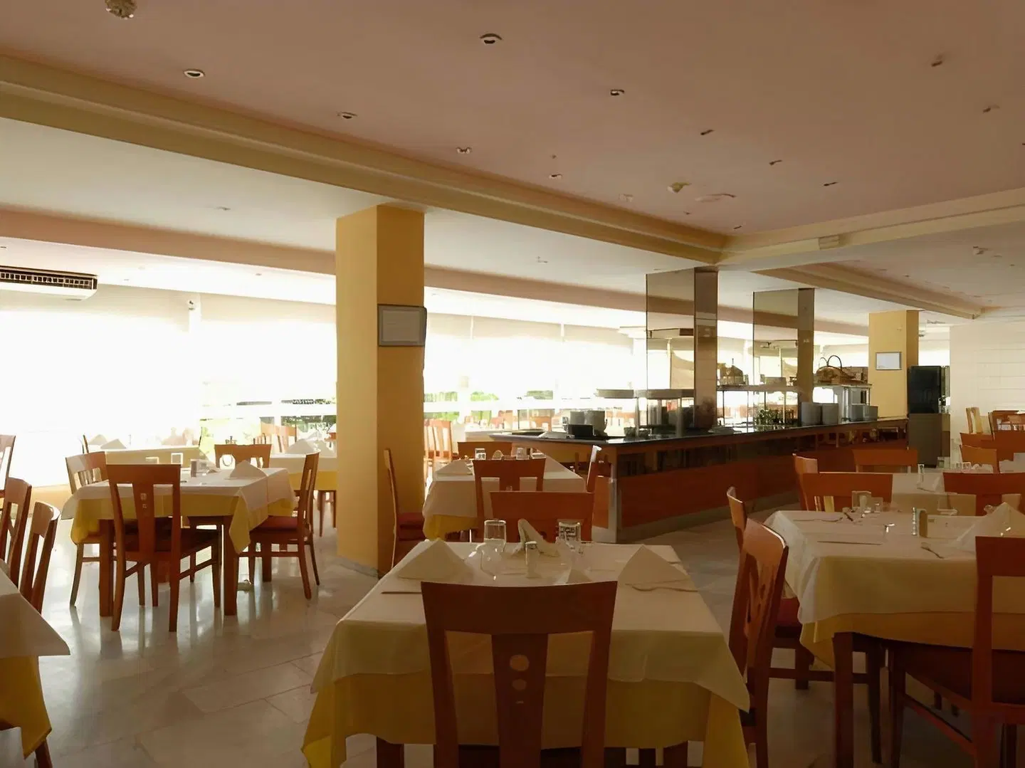 Monarque El Rodeo Restaurant