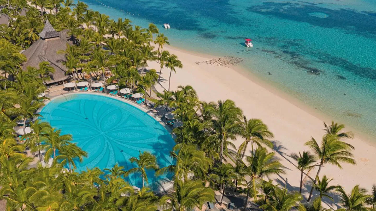 Paradis Beachcomber Golf Resort & Spa BEACH