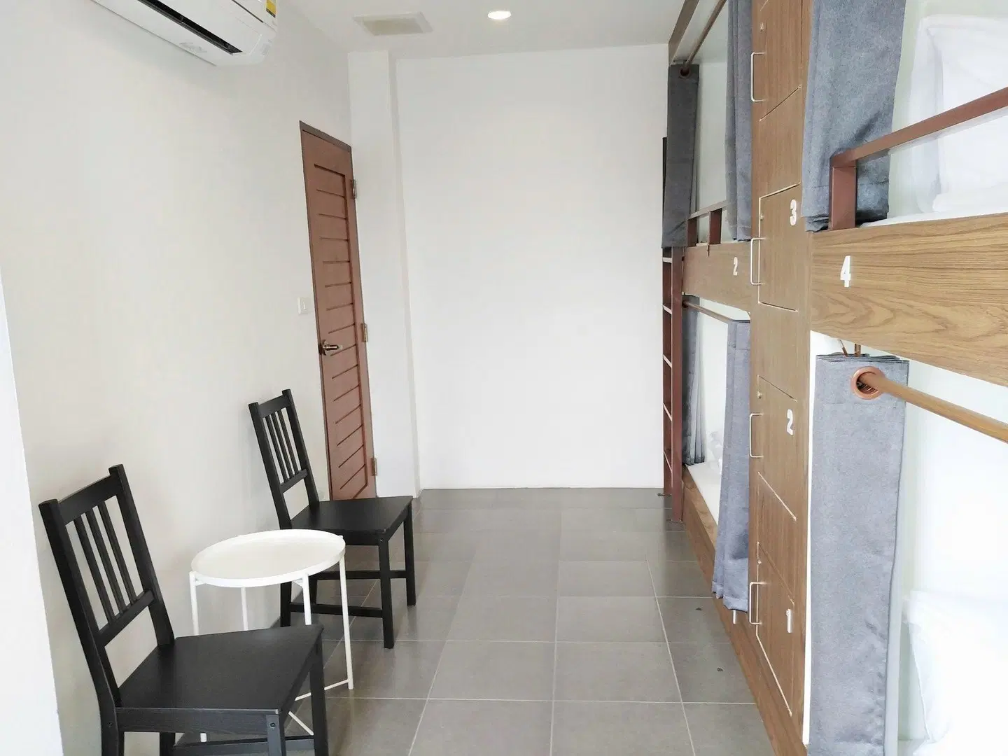 WEE HOSTEL Badezimmer