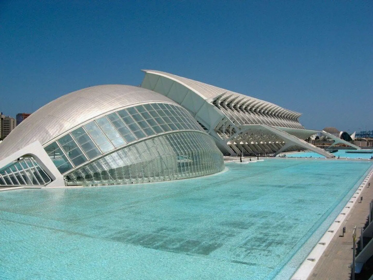 Center Valencia Youth Hostel OUTDOOR_POOL
