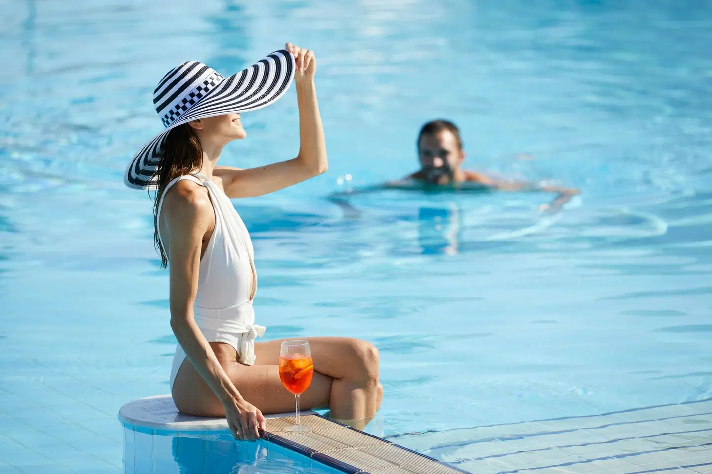 Neptune Luxury Resort OUTDOOR_POOL