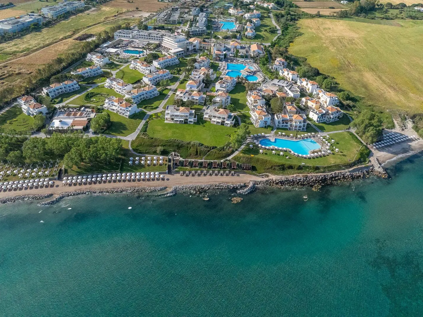 Neptune Luxury Resort EXTERIOR