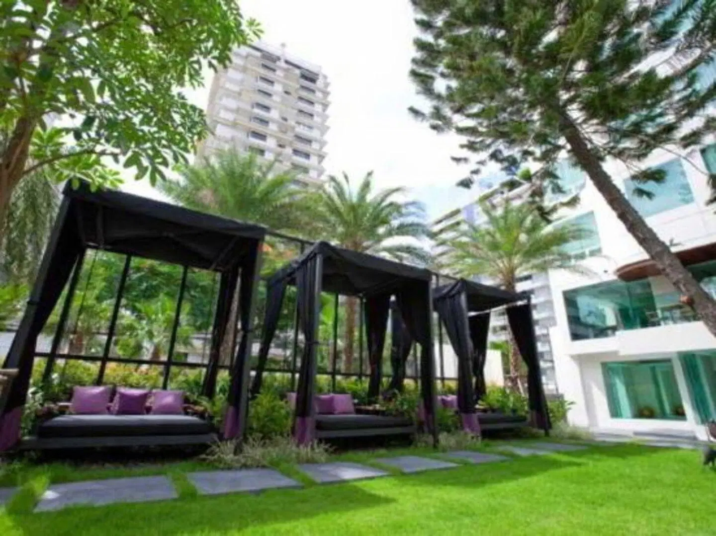 Sora Resort & Suites Sukhumvit EXTERIOR