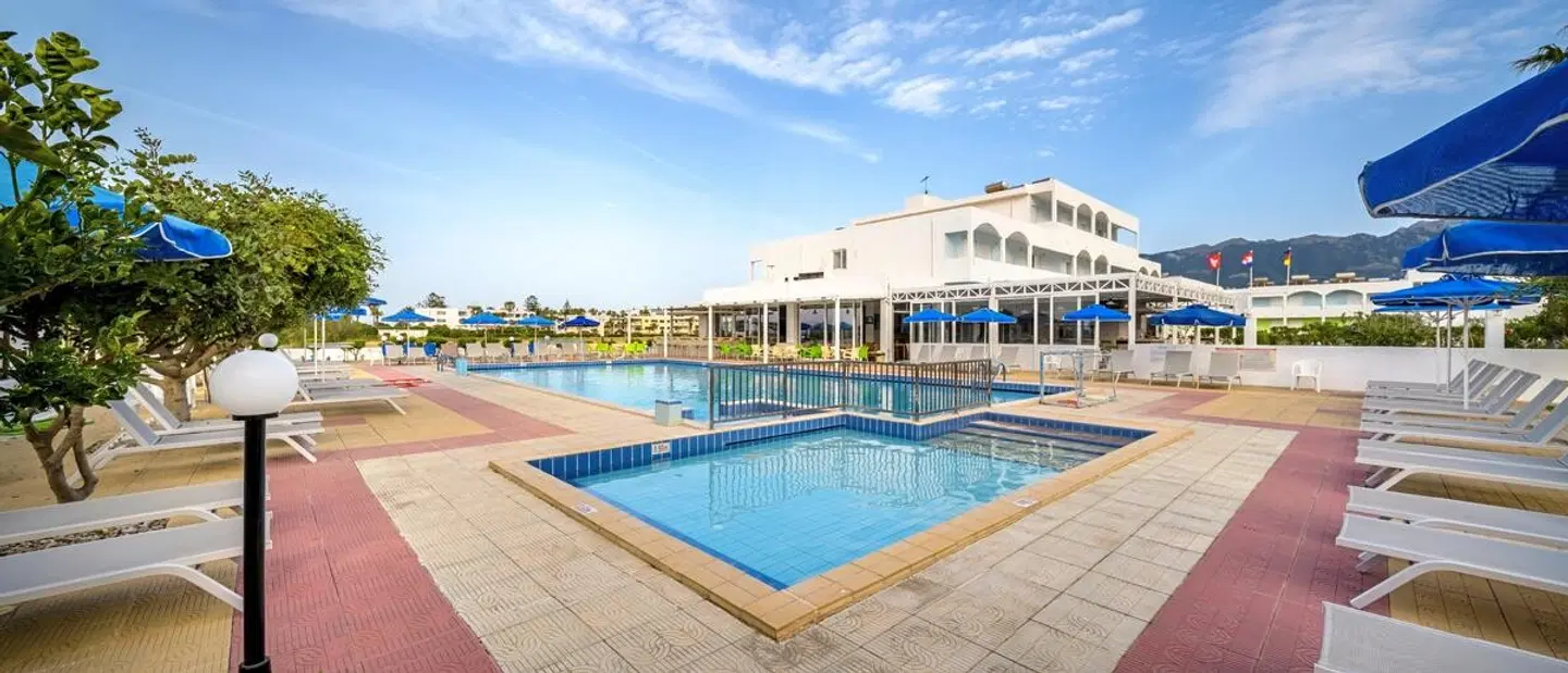 Tropical Sol OUTDOOR_POOL
