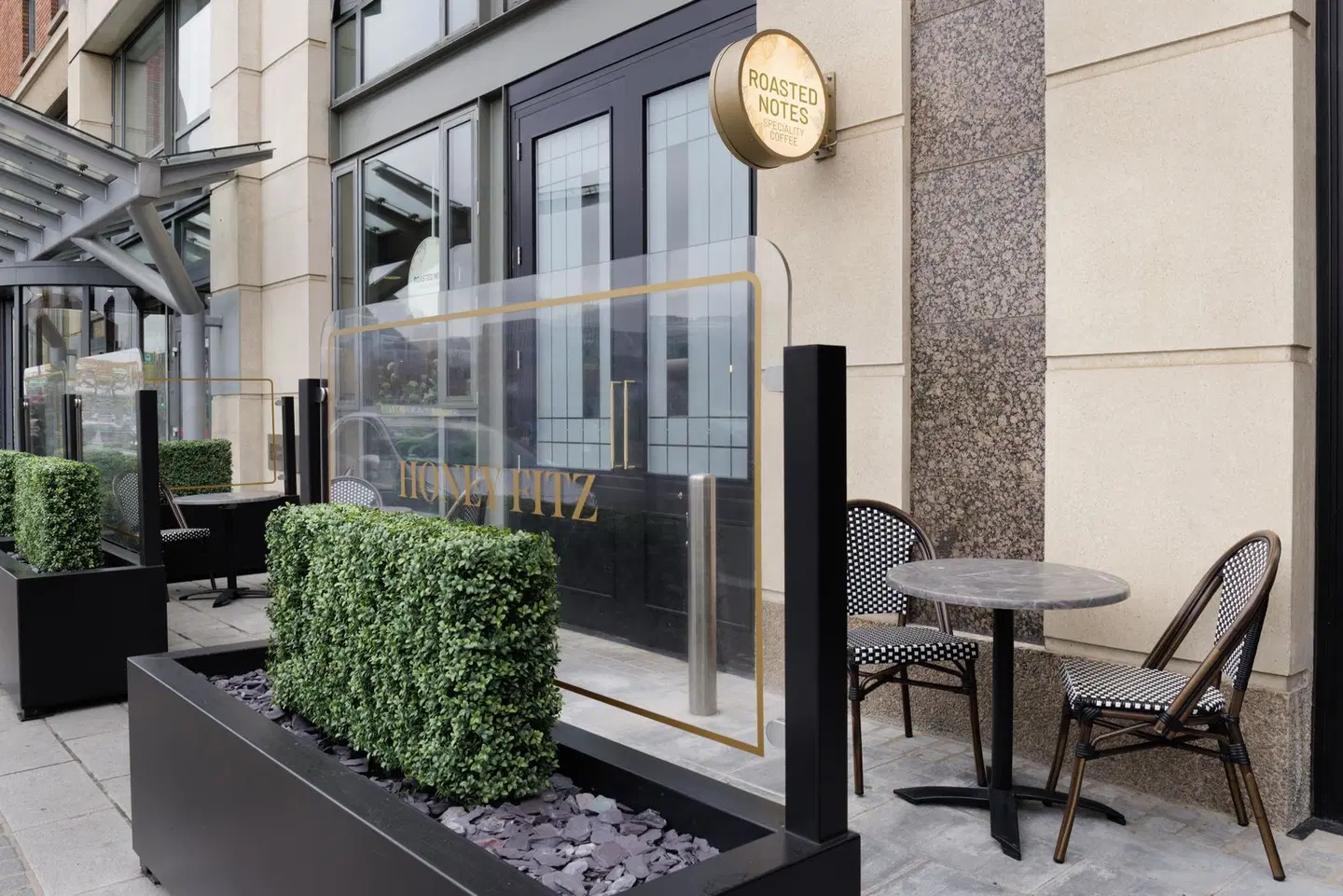 Hilton Garden Inn Dublin Custom House Terrasse