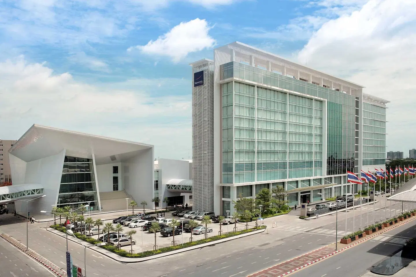Novotel Bangkok Impact Hotel EXTERIOR