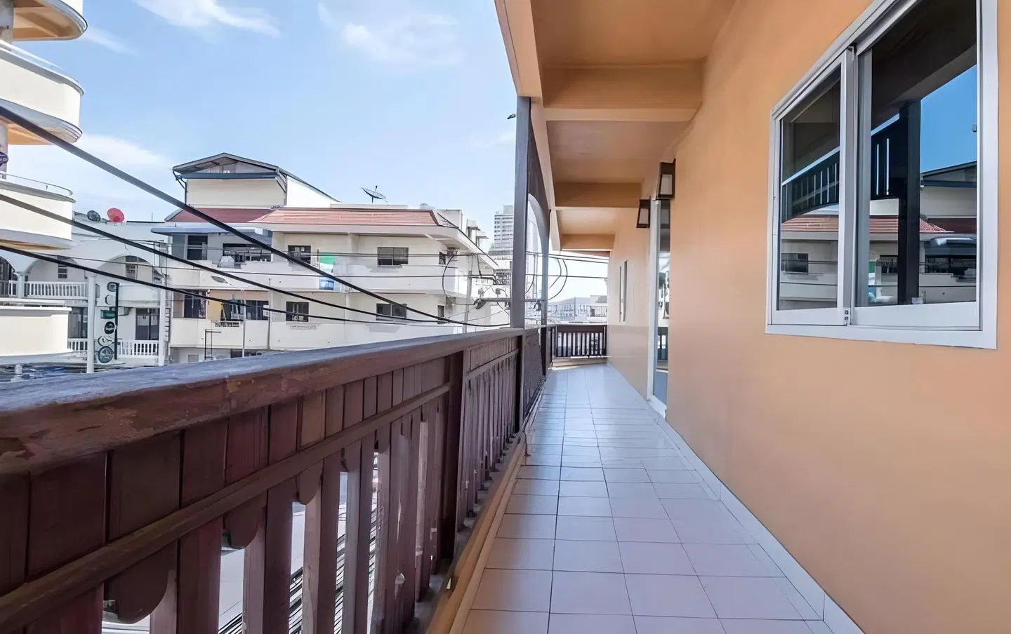 Nikom Court Terrasse