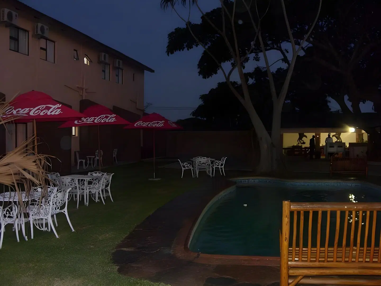 Elephant Lake Inn Terrasse