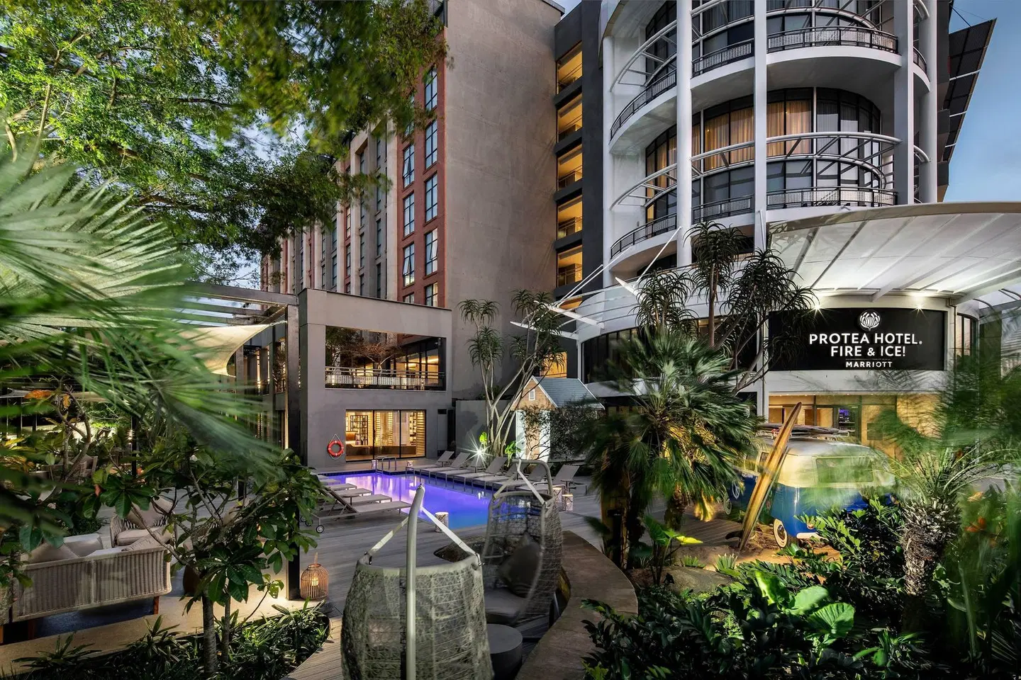 Protea Hotel by Marriott Fire & Ice! Durban Umhlanga Ridge EXTERIOR