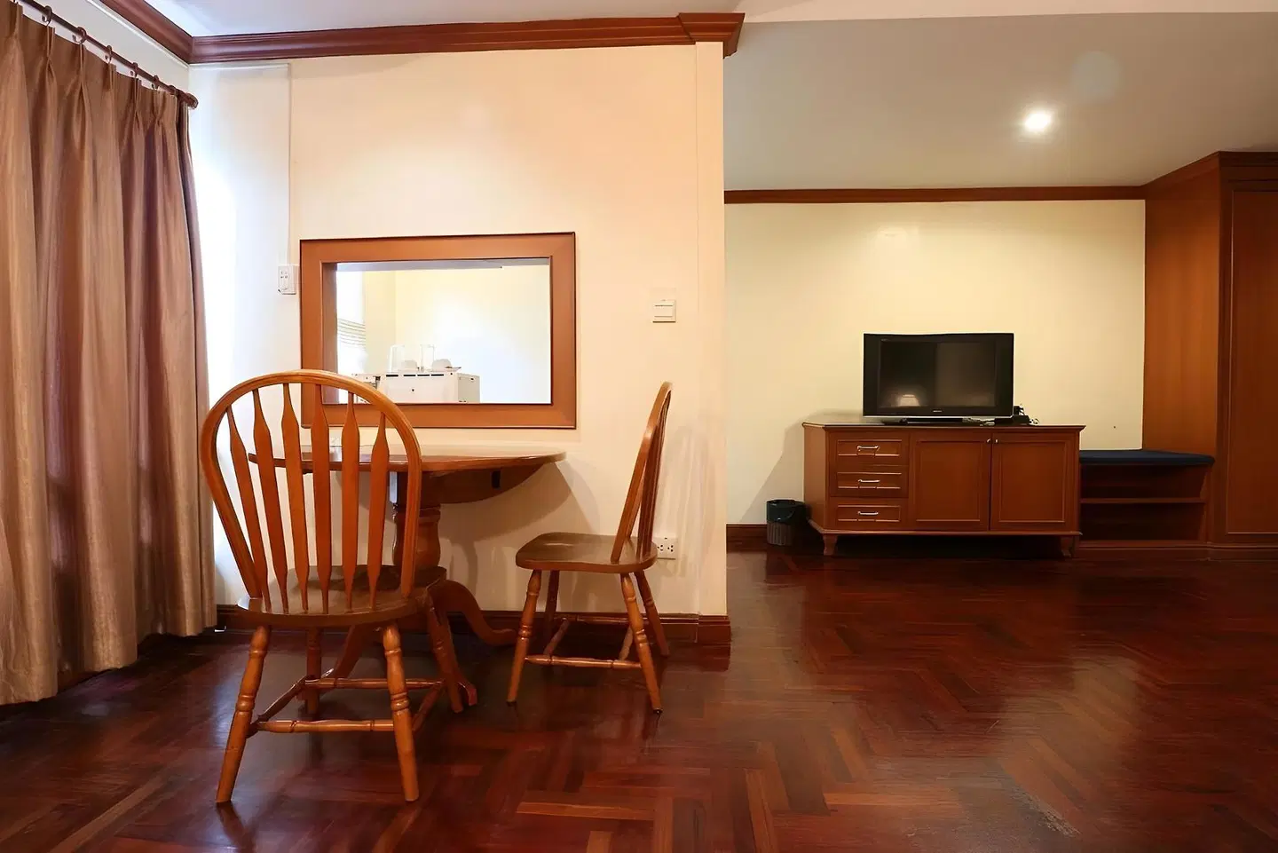 Royal Ivory Nana ROOM_EXAMPLE
