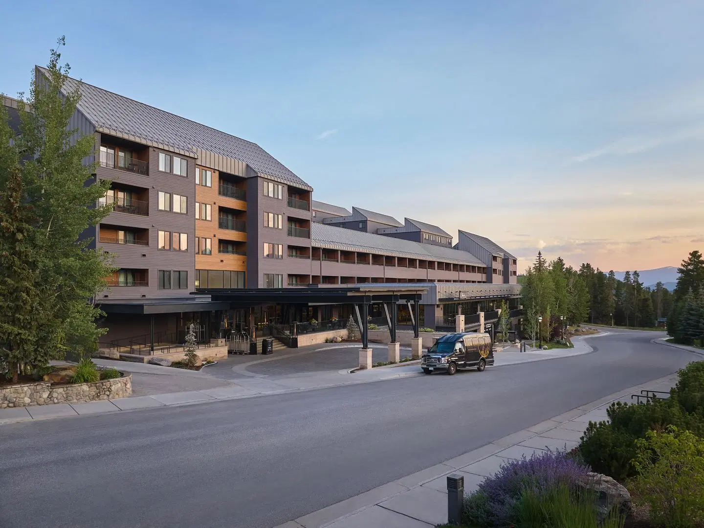 Hotel Alpenrock Breckenridge, Curio Collection by Hilton EXTERIOR