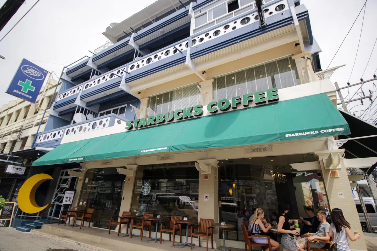 The Moon Hostel Huahin EXTERIOR