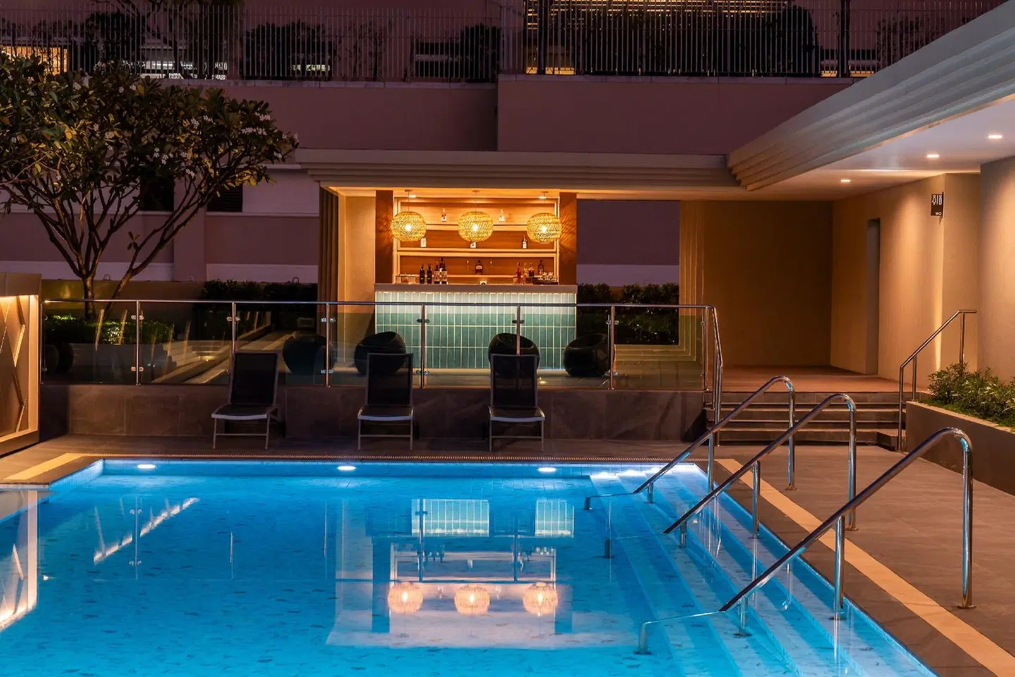 Hyatt Place Bangkok Sukhumvit 1 OUTDOOR_POOL