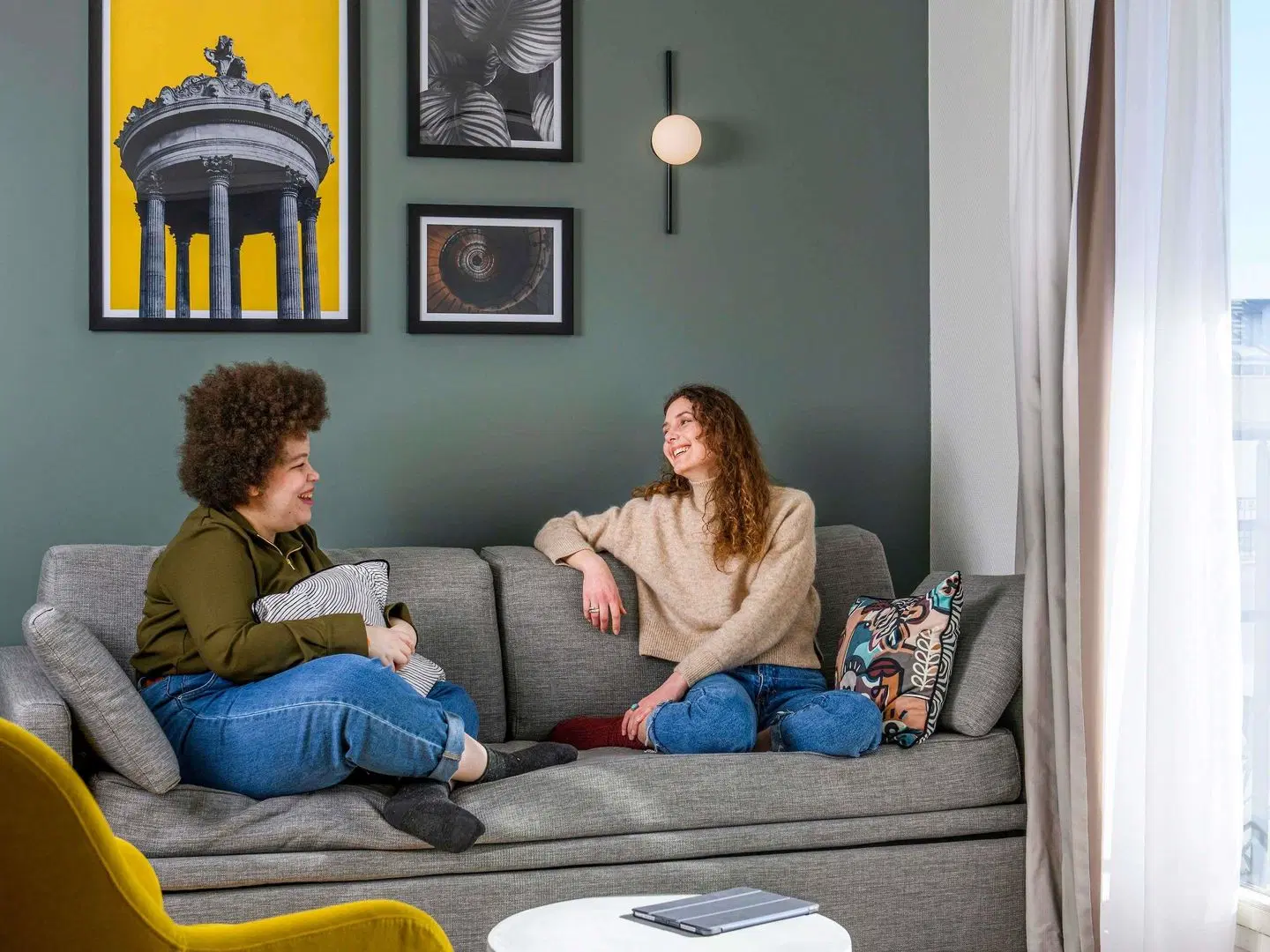 Aparthotel Adagio Paris Buttes Chaumont PEOPLE