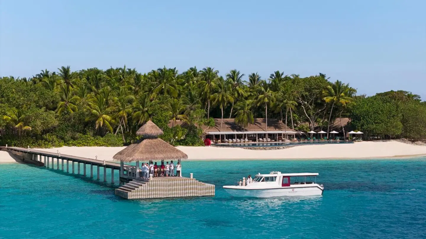 NH Collection Maldives Reethi Resort EXTERIOR