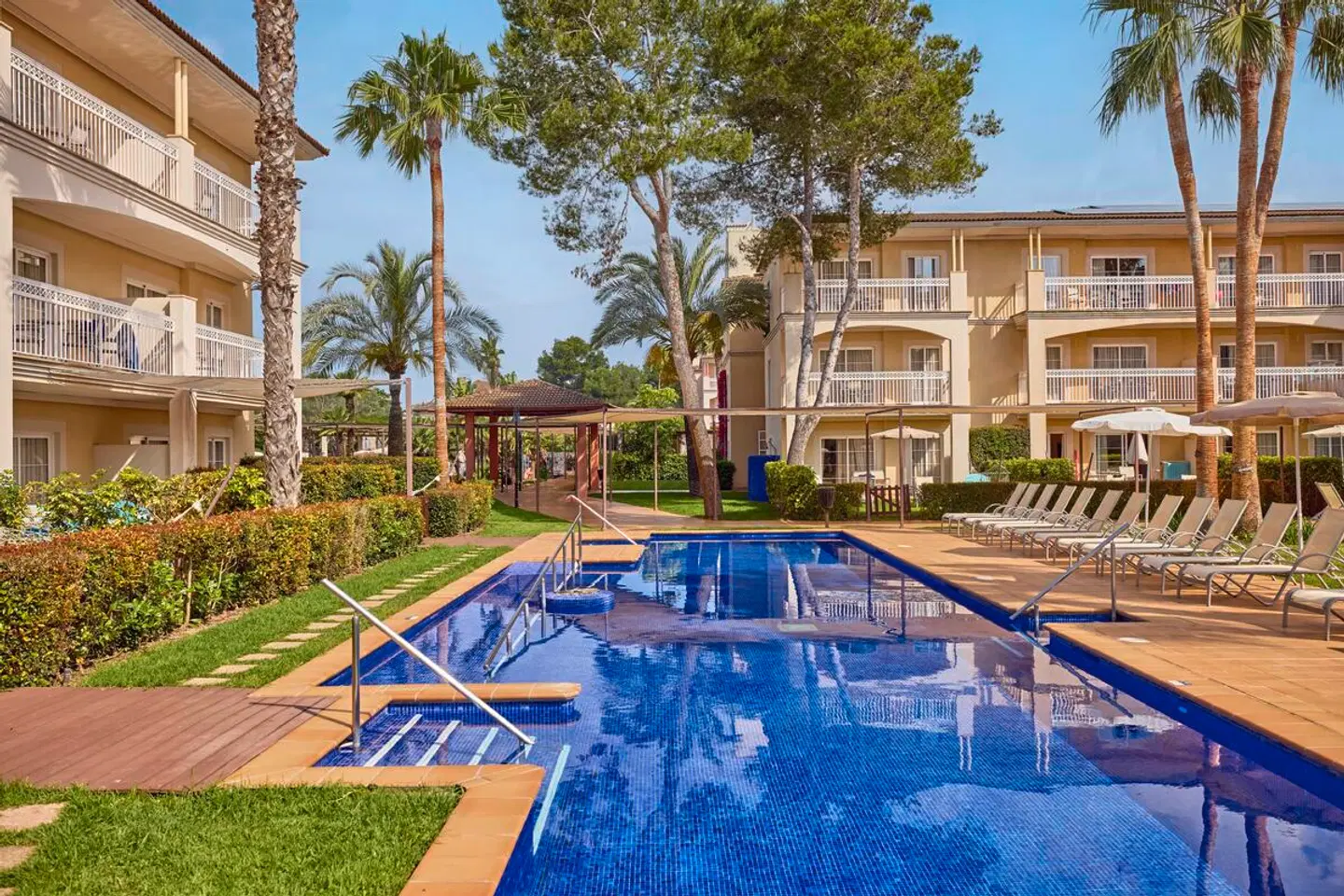 Zafiro Ca'n Picafort OUTDOOR_POOL