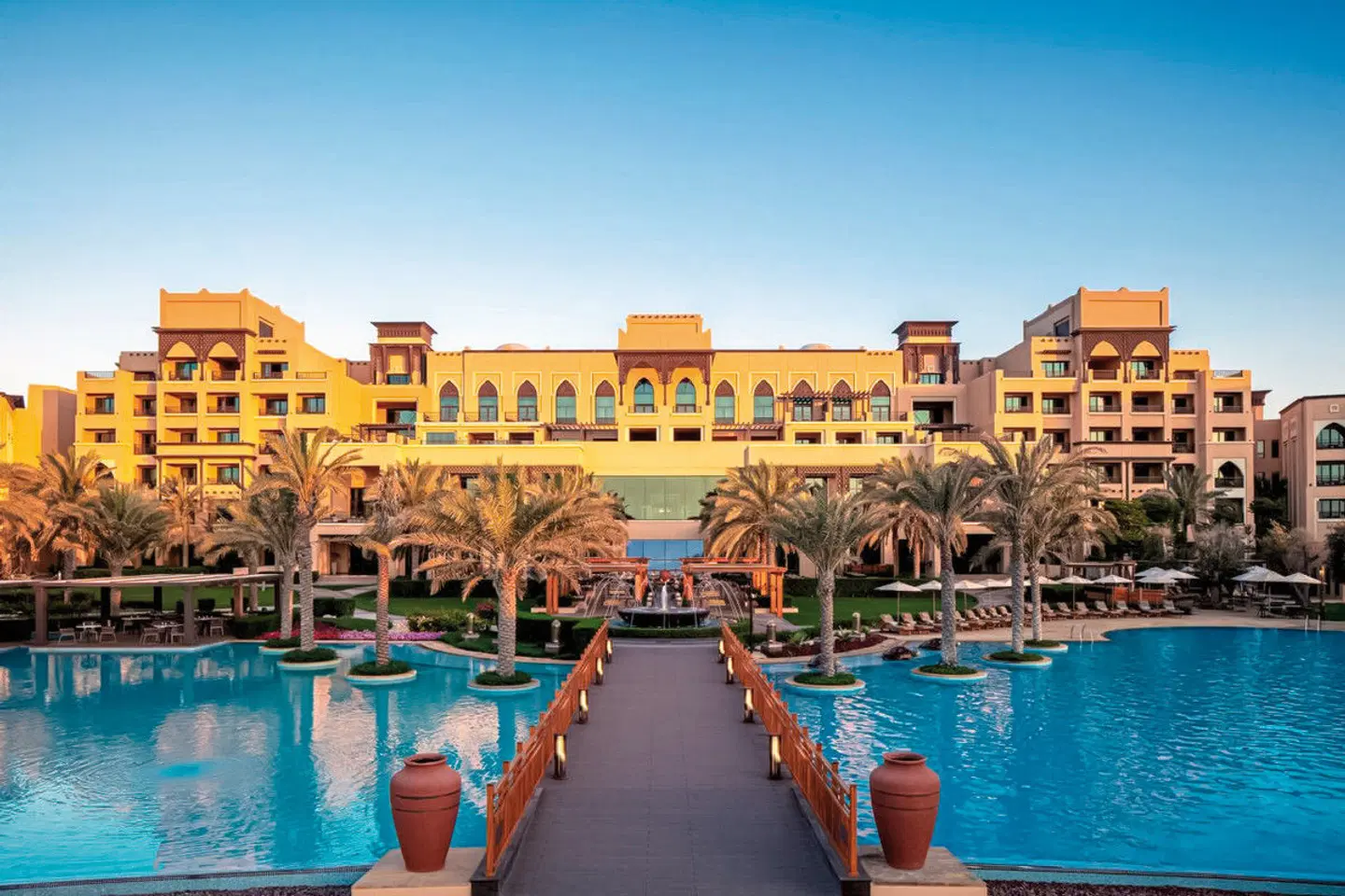 Saadiyat Rotana Resort & Villas OUTDOOR_POOL