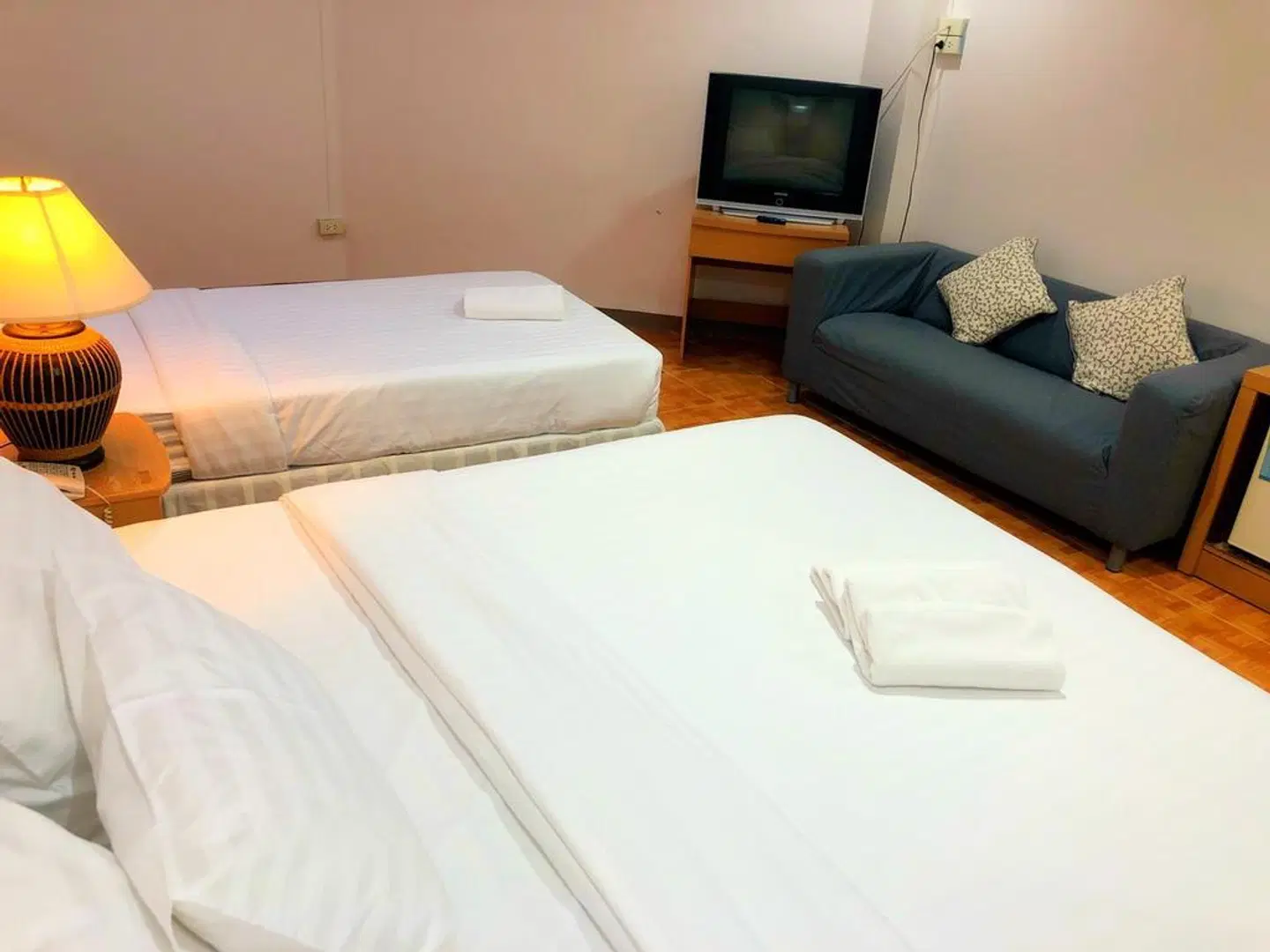 Bed by Tha-Pra Hotel and Apartment ROOM_EXAMPLE