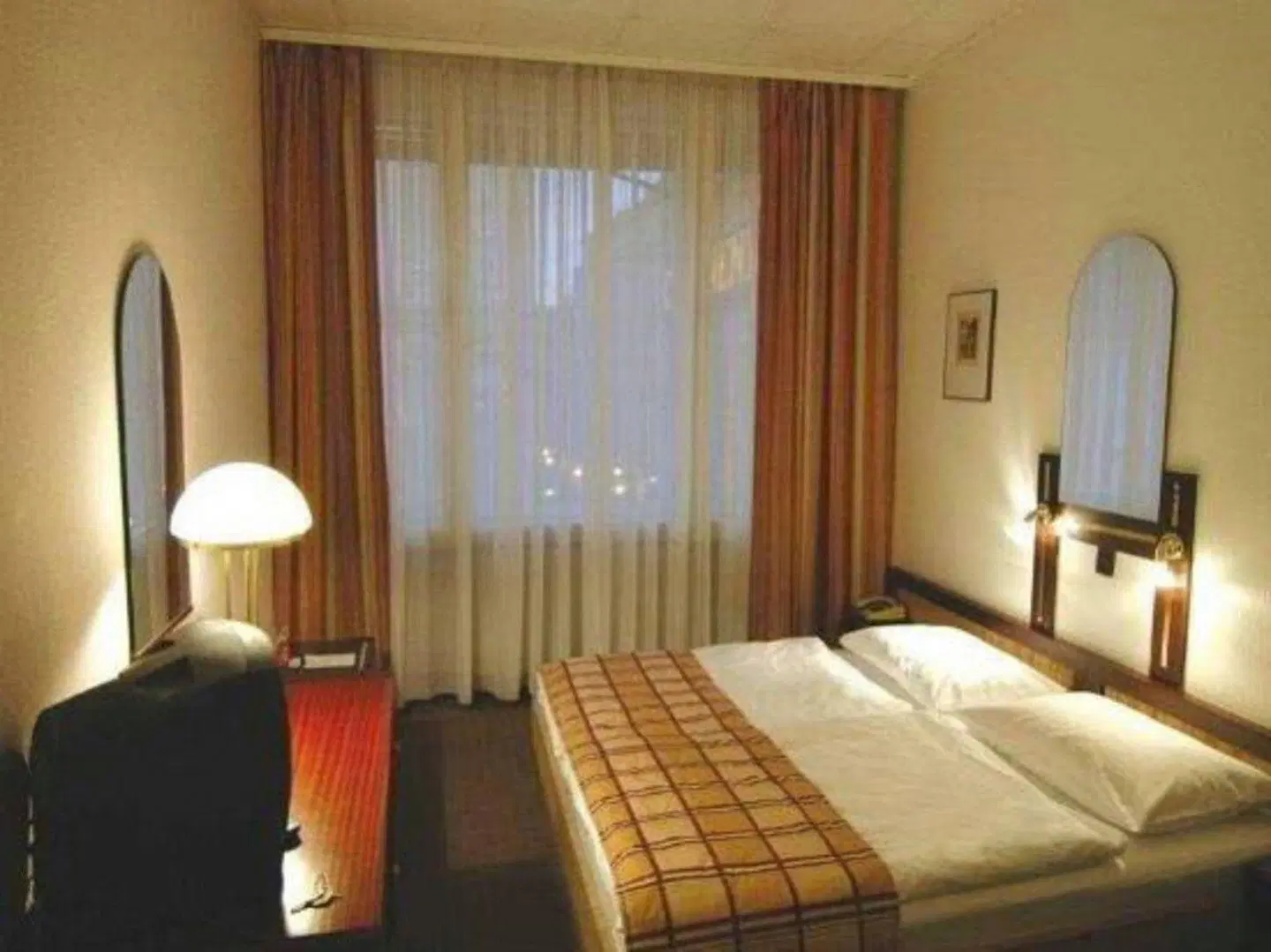 Continental ROOM_EXAMPLE
