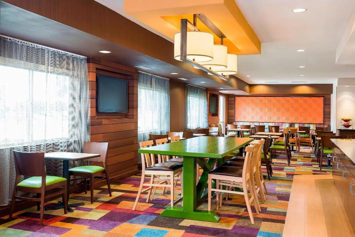 Fairfield Inn & Suites by Marriott Dallas Park Central Bar