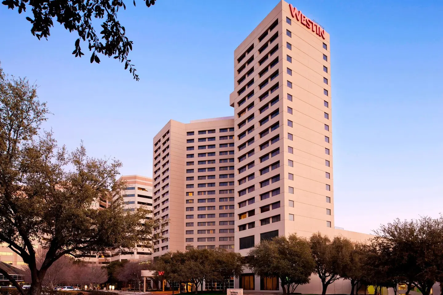 The Westin Dallas Park Central EXTERIOR