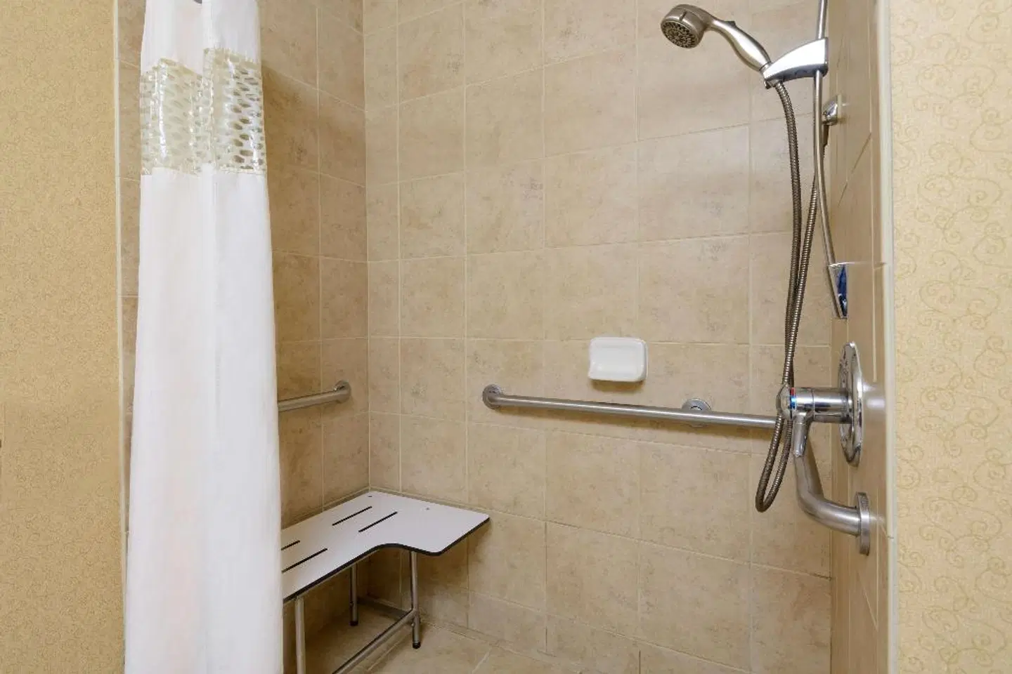 Hampton Inn Mt. Vernon OH Badezimmer