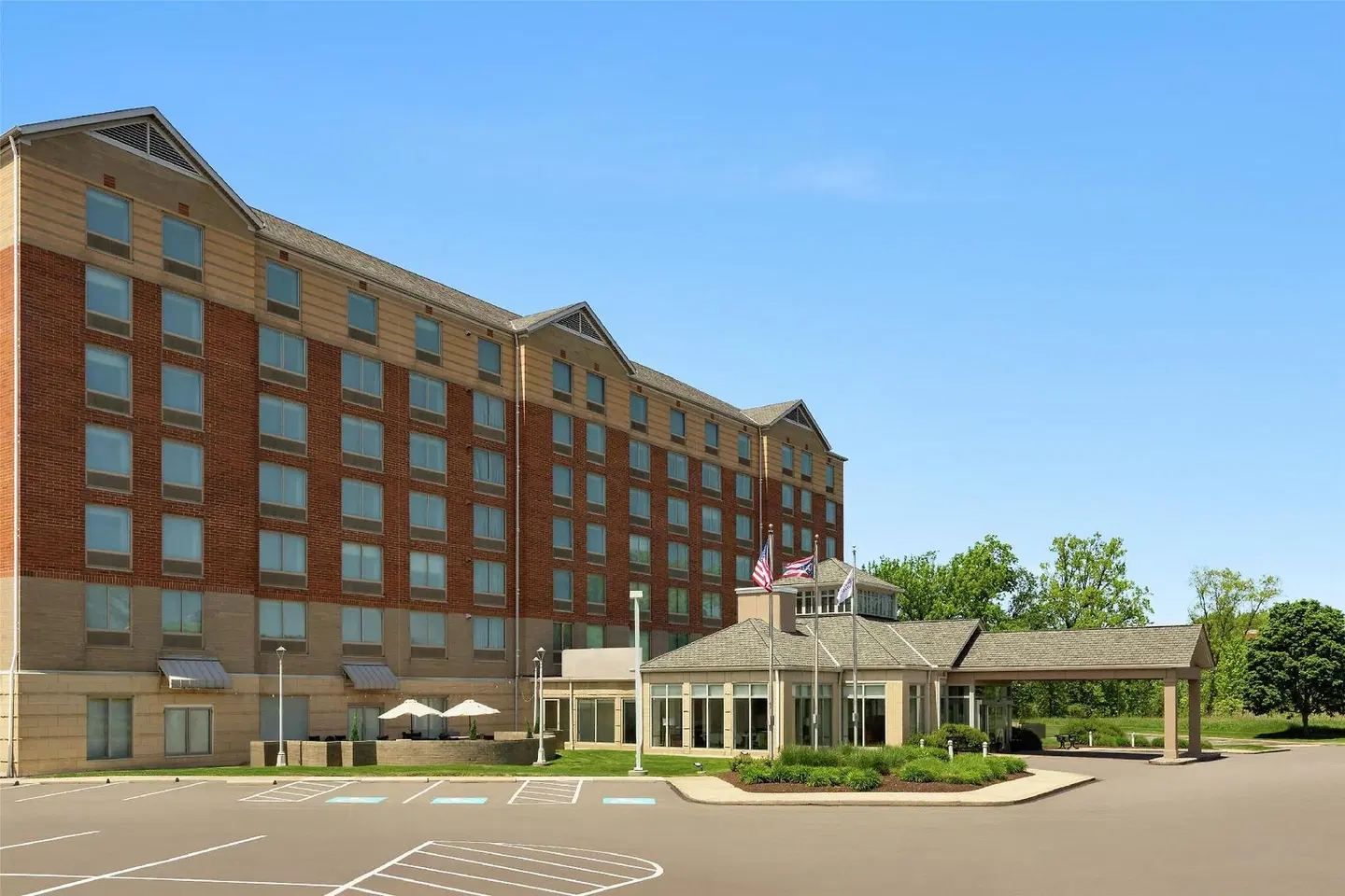 Hilton Garden Inn Cleveland Airport EXTERIOR