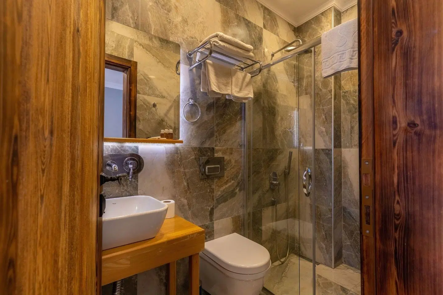 Akkan Luxury Hotel Badezimmer