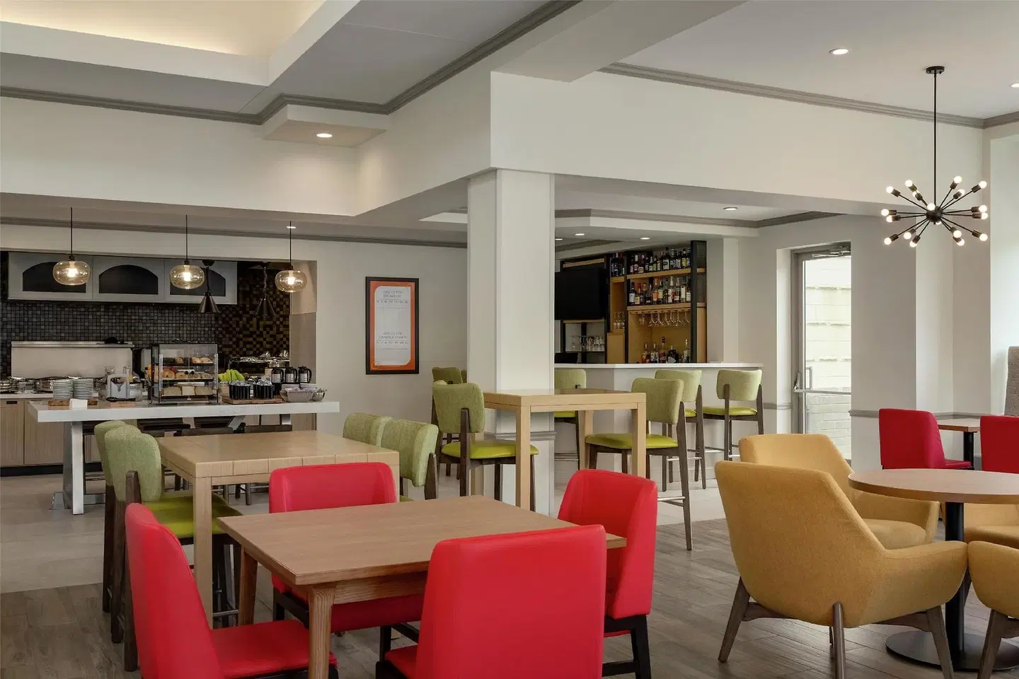 Hilton Garden Inn Cleveland Airport Bar
