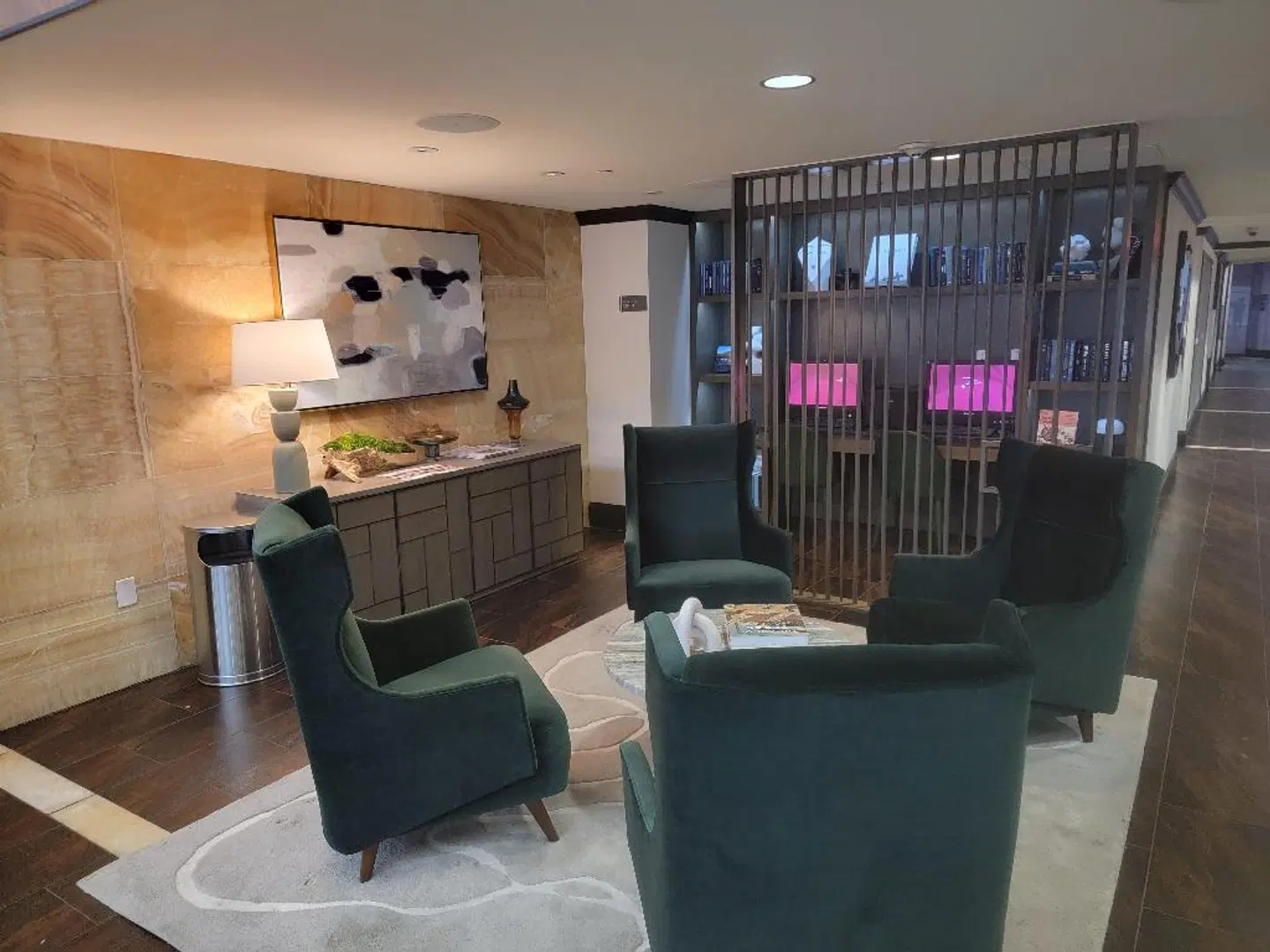 Crowne Plaza Hotel Dallas Downtown by IHG Bar