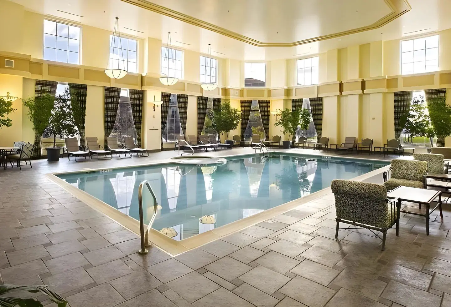 Hilton Columbus at Easton Hallenbad