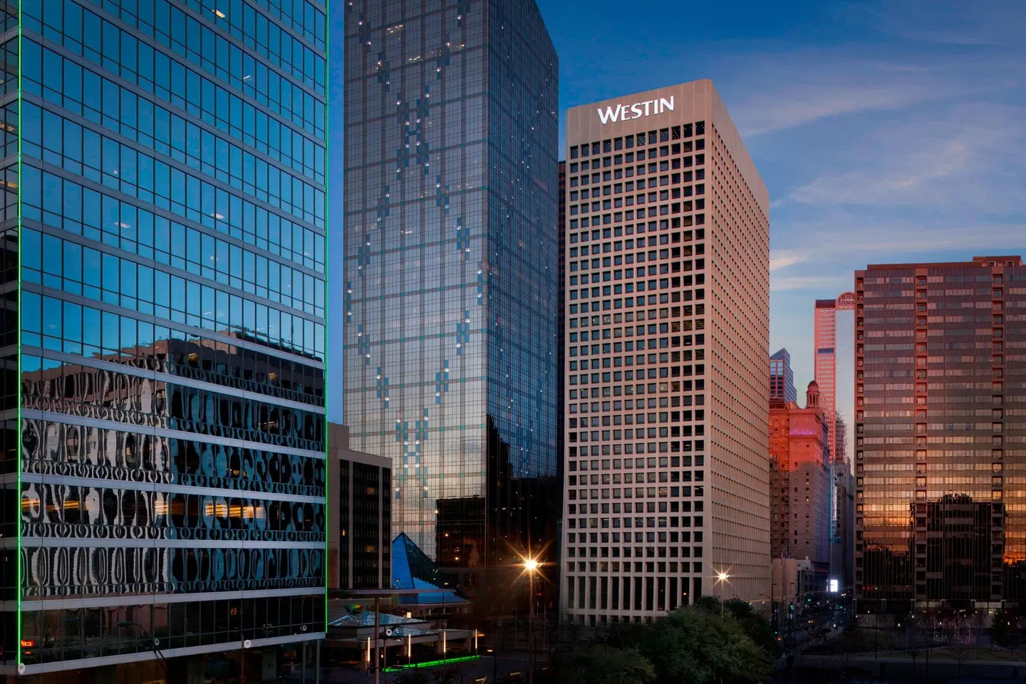 The Westin Dallas Downtown EXTERIOR