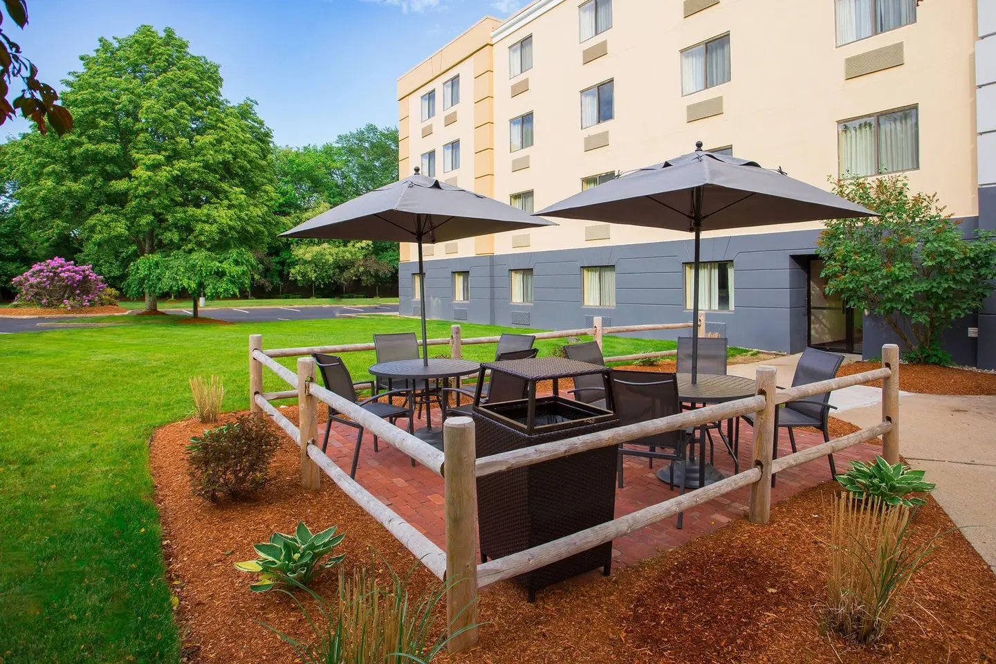 Fairfield by Marriott Inn & Suites Raynham Middleborough/Plymouth Terrasse