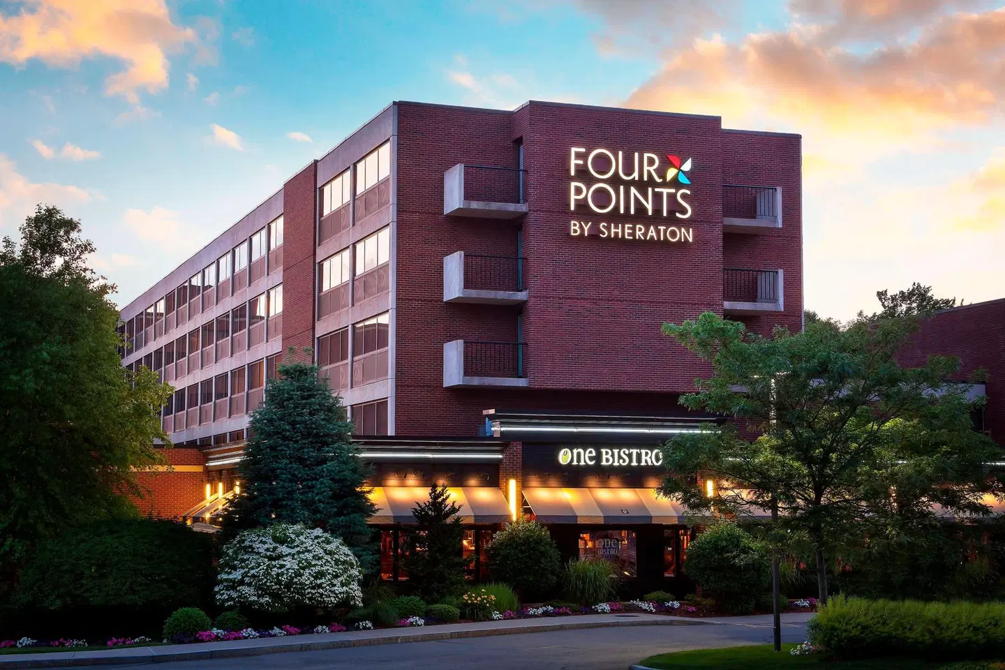 Four Points by Sheraton Norwood EXTERIOR
