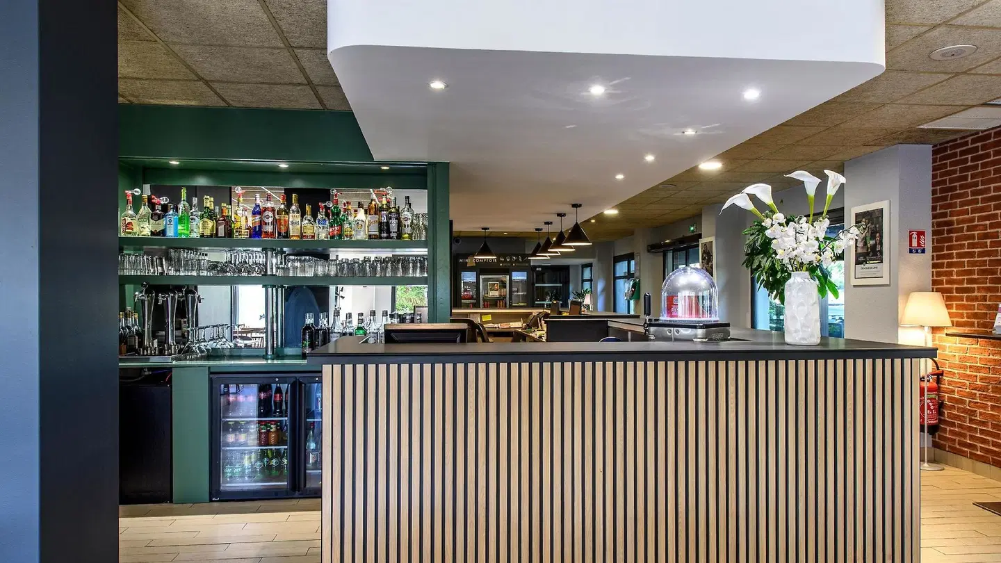 Campanile Nîmes Centre - Mas Carbonnel Bar
