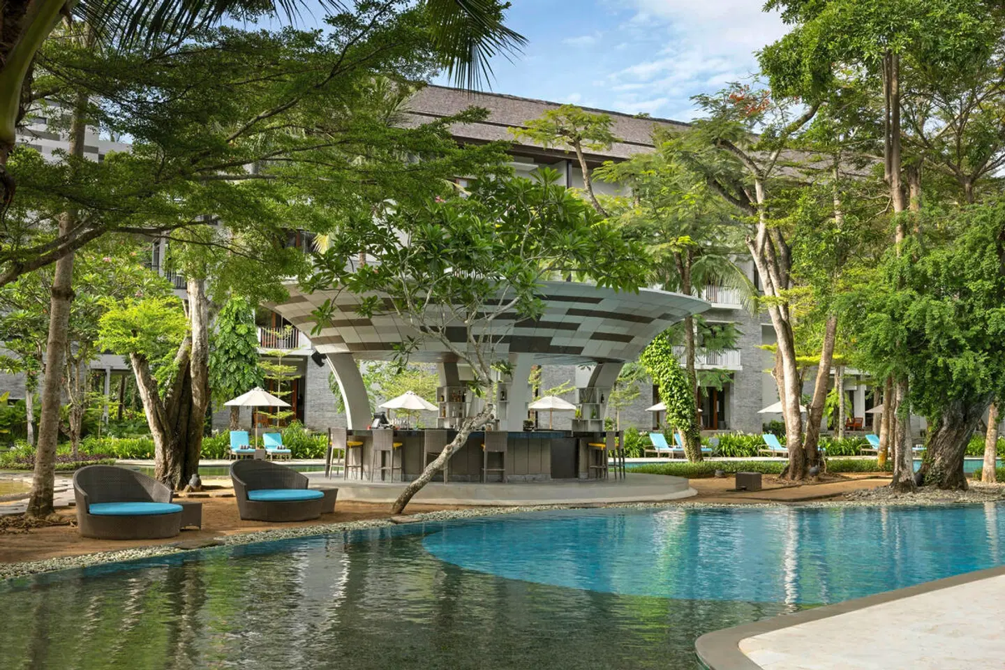 Courtyard by Marriott Bali Nusa Dua Resort OUTDOOR_POOL