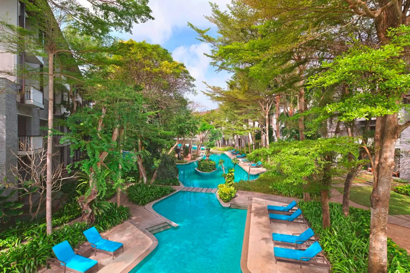 Courtyard by Marriott Bali Nusa Dua Resort OUTDOOR_POOL