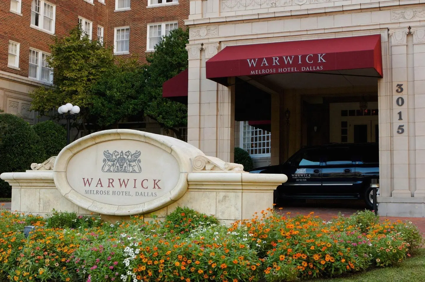 Warwick Melrose Hotel EXTERIOR